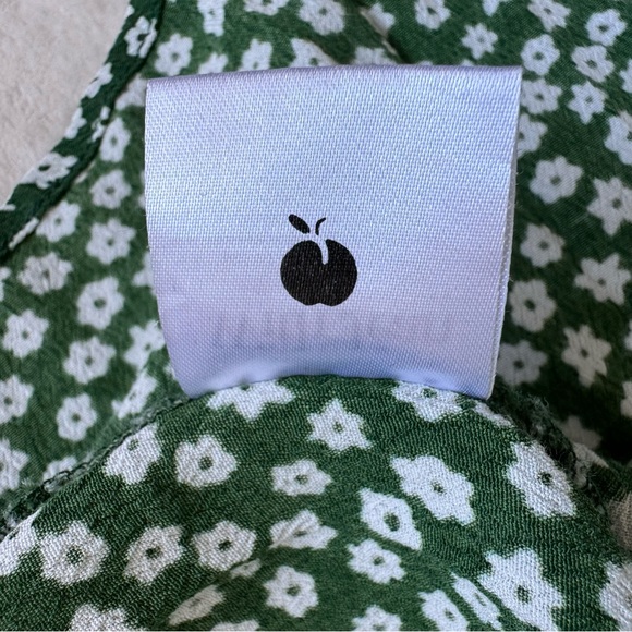 With Jéan Isabelle Dress Green Daisy - Picture 13 of 13